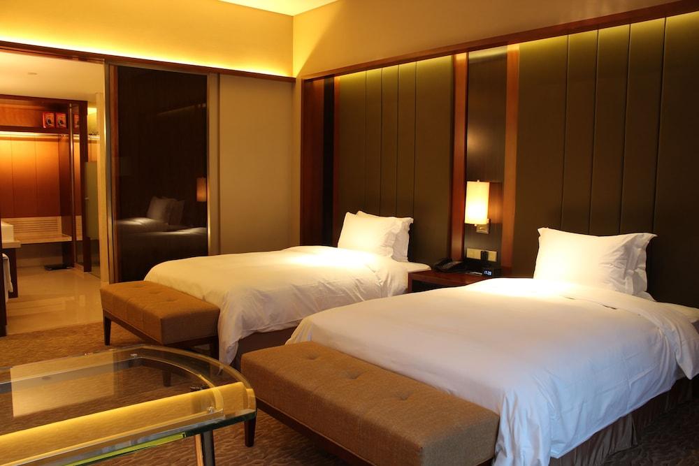 Hilton Nanjing Riverside Exterior foto