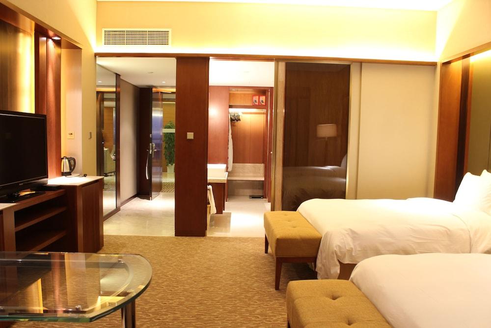 Hilton Nanjing Riverside Exterior foto